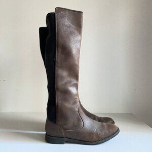 Lacoste Brown and Black Women's Winter Boots